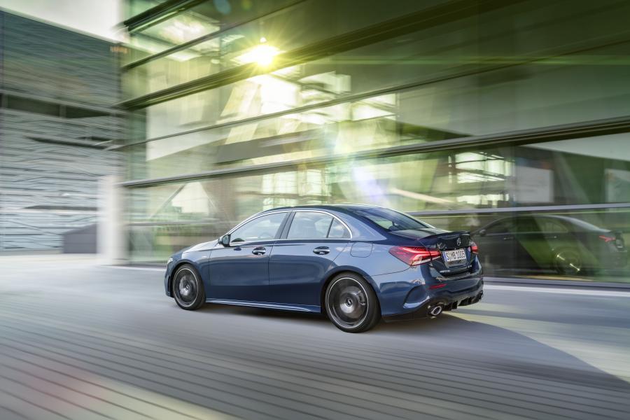  Mercedes-AMG A35 4Matic Sedan (V177) 2019 года  (WW) (фото 3 из 25)